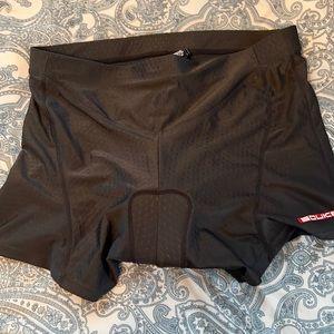 NWOT bike shorts.